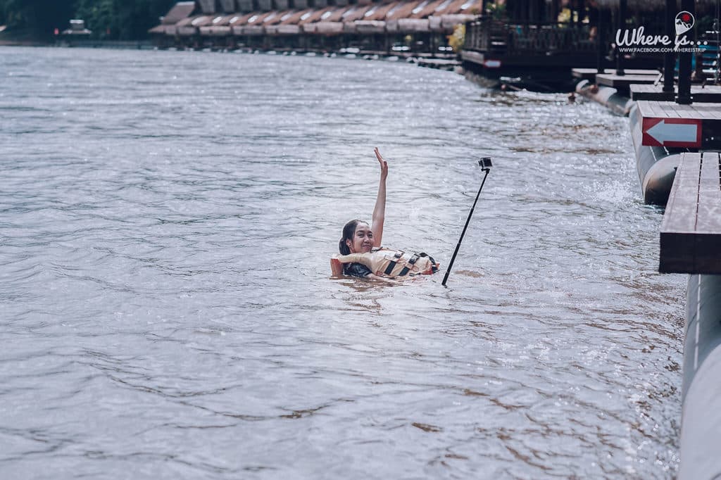 เค้าเรียกที่นี่ว่าแพไฮโซ "The Float House River Kwai Resort" 32
