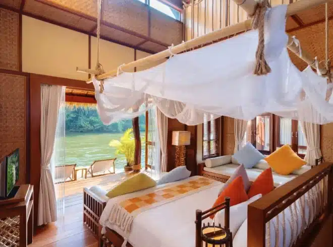 ที่พักกาญจนบุรีริมน้ํา The Float House River Kwai