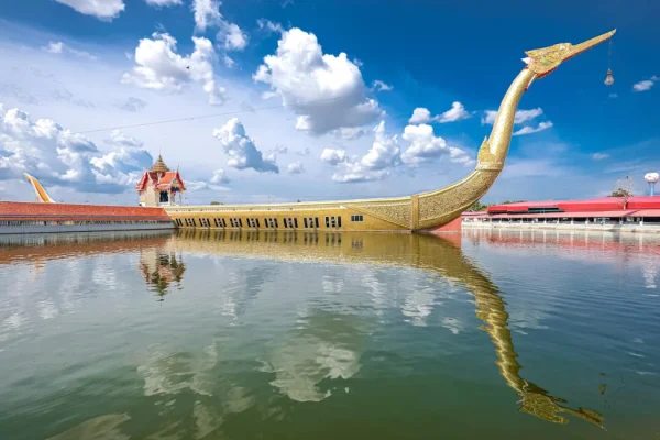 ชมความงามของเรือสุพรรณหงษ์ที่วัดสระลงเรือ 1 royal-barge-suphannahong-at-wat-sa-long-ruea-1