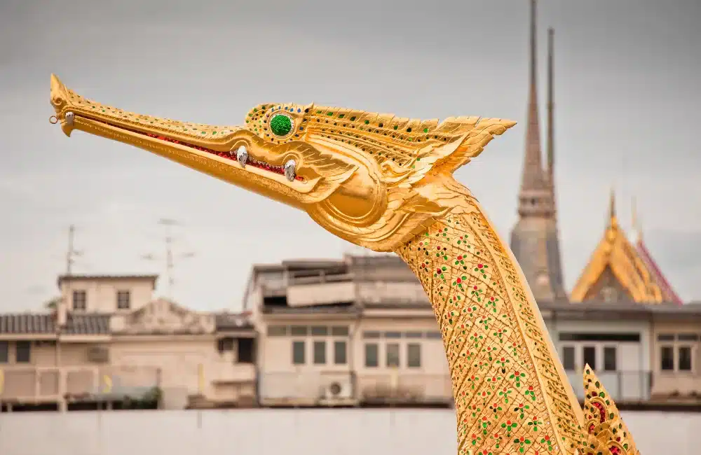 ชมความงามของเรือสุพรรณหงษ์ที่วัดสระลงเรือ 3 royal-barge-suphannahong-at-wat-sa-long-ruea-3