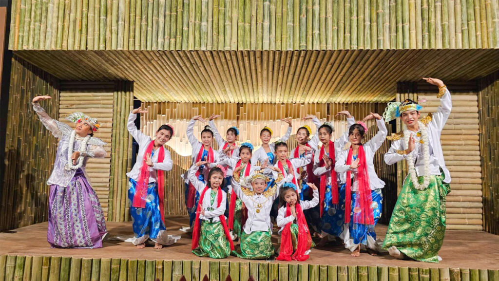 Family Trip to Sai Yok Waterfall: Relaxing Comfortably in a Kanchanaburi Riverside Villa 7 Family Trip to Sai Yok Waterfall: Relaxing Comfortably in a Kanchanaburi Riverside Villa 3