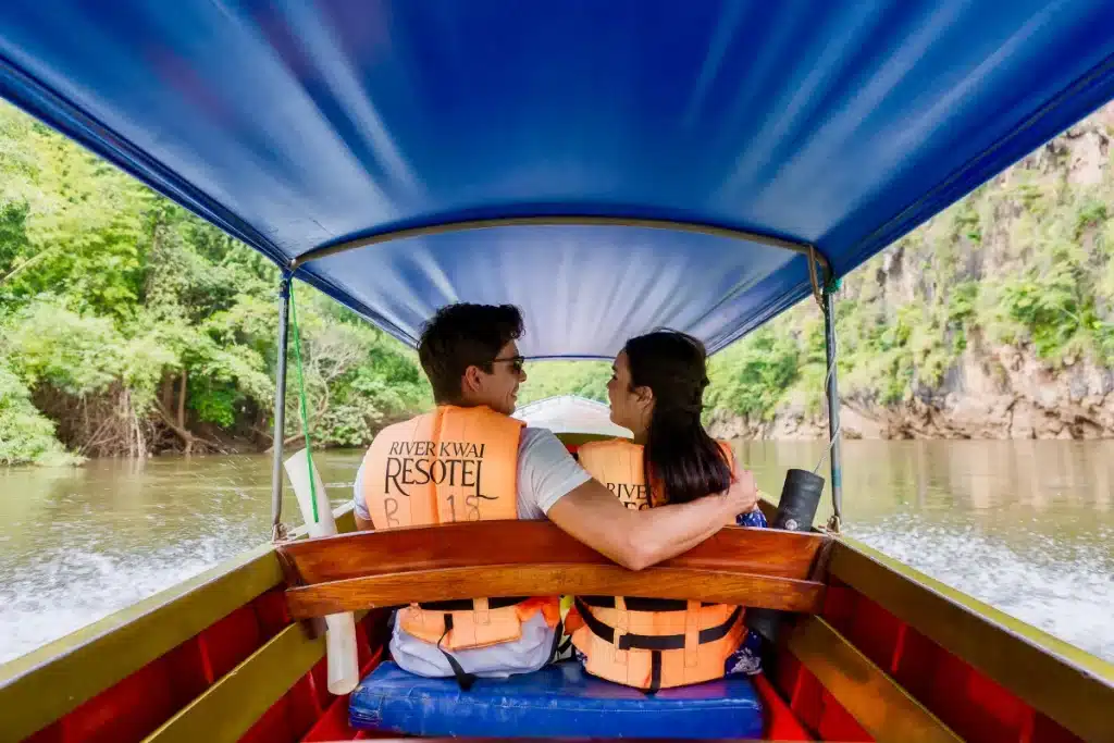 Escape Work for Romance! The Ultimate Honeymoon Resort in Kanchanaburi at The FloatHouse River Kwai 6 กิจกรรมทางน้ำ