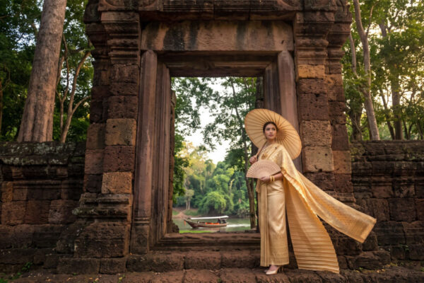 Silk & Scenery: The Ultimate Guide to Exploring Kanchanaburi in Thai Traditional Dress & Retreating to The FloatHouse River Kwai 2